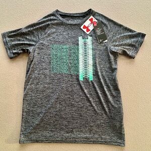 NWT Boys Under Armour Gray T-Shirt with Green UA logos.​